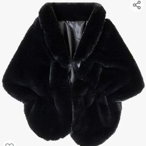 Faux fur shrug black